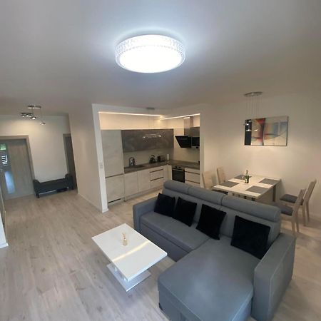 Apartman S Terasou Зволен Екстериор снимка