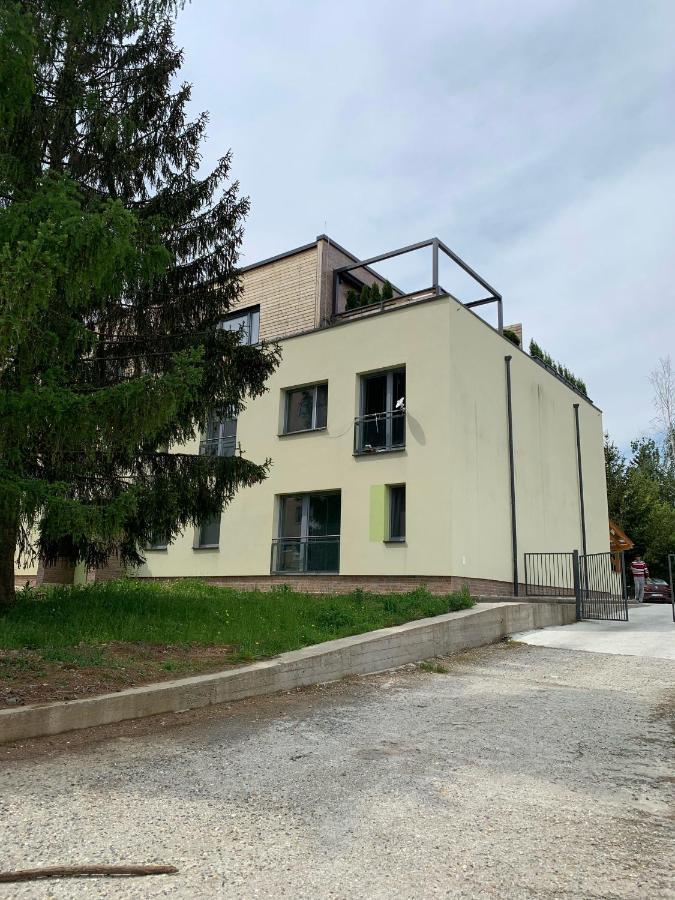 Apartman S Terasou Зволен Екстериор снимка