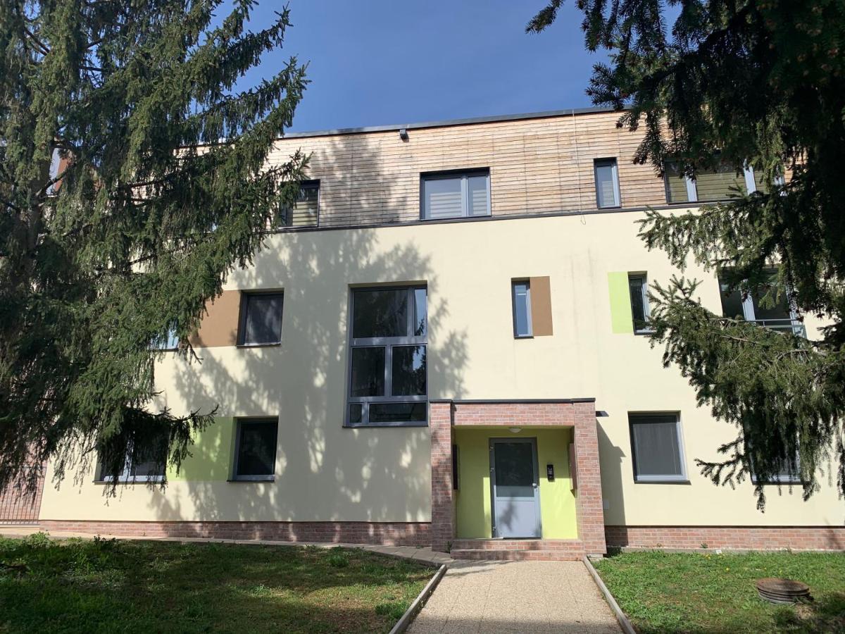Apartman S Terasou Зволен Екстериор снимка