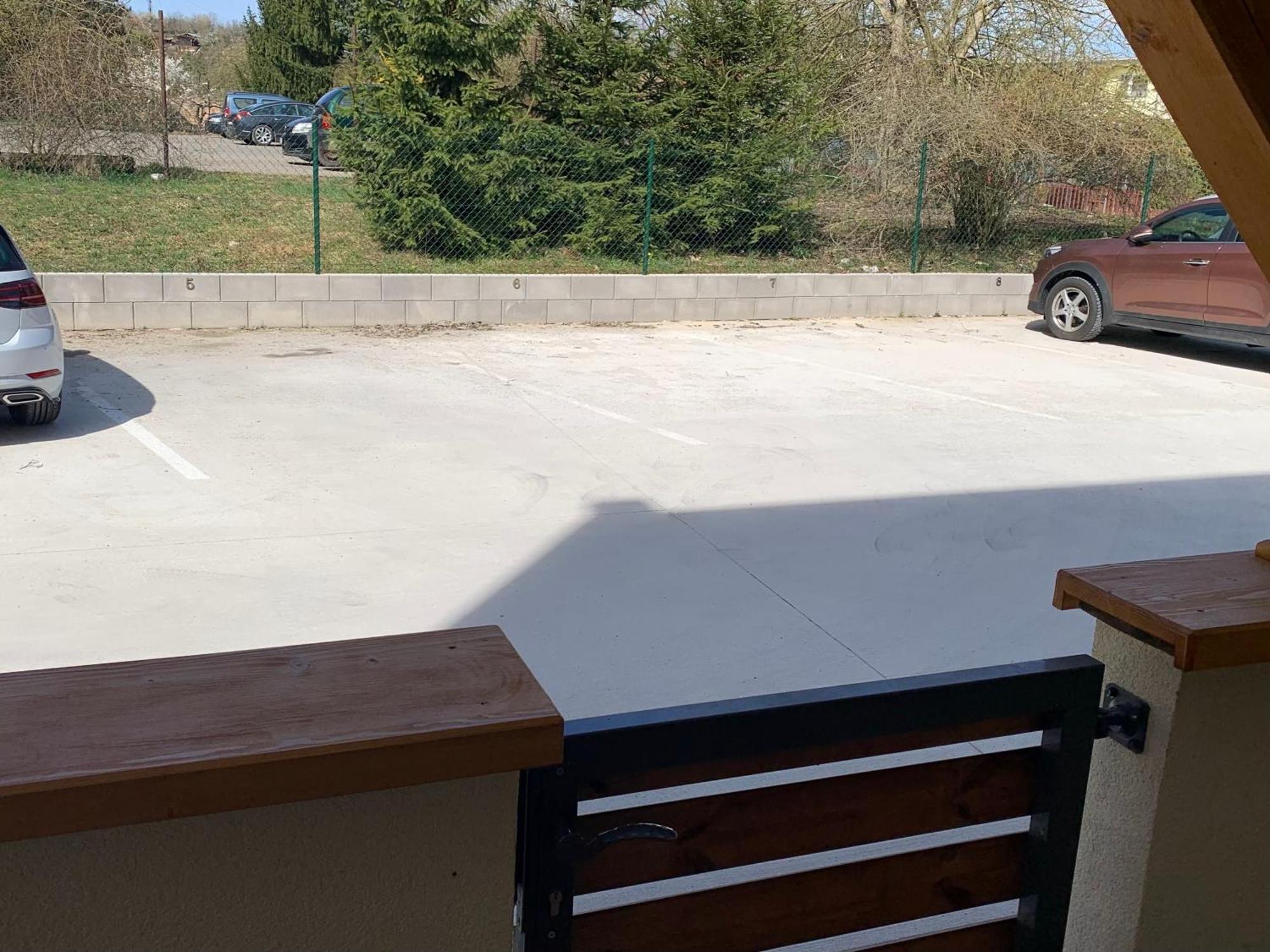 Apartman S Terasou Зволен Екстериор снимка
